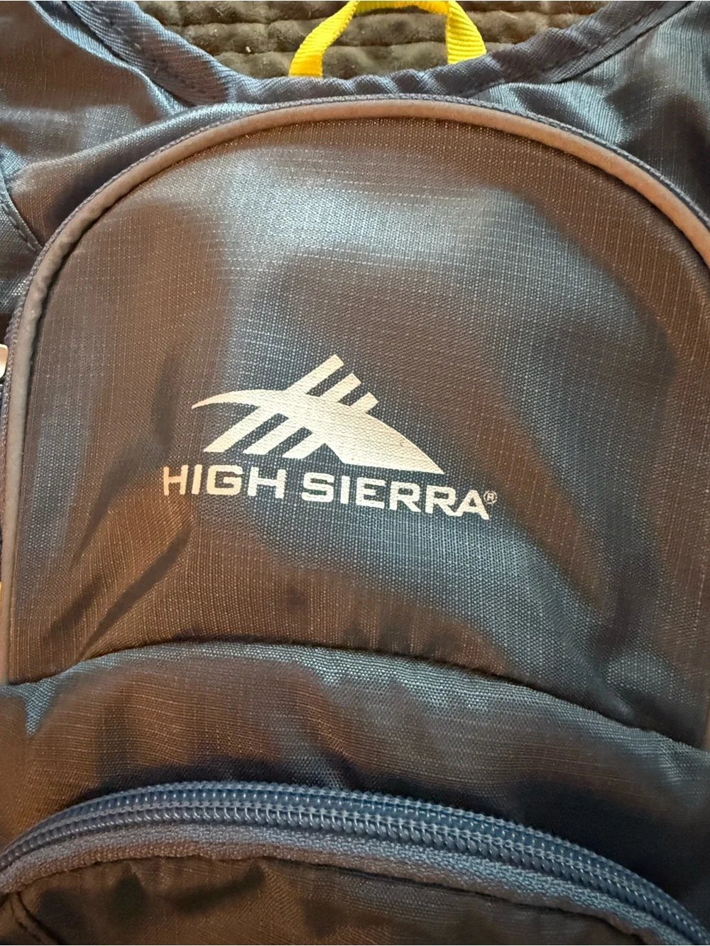 High Sierra Gray 2L Hydration Hiking Running Backpack NWOT never used